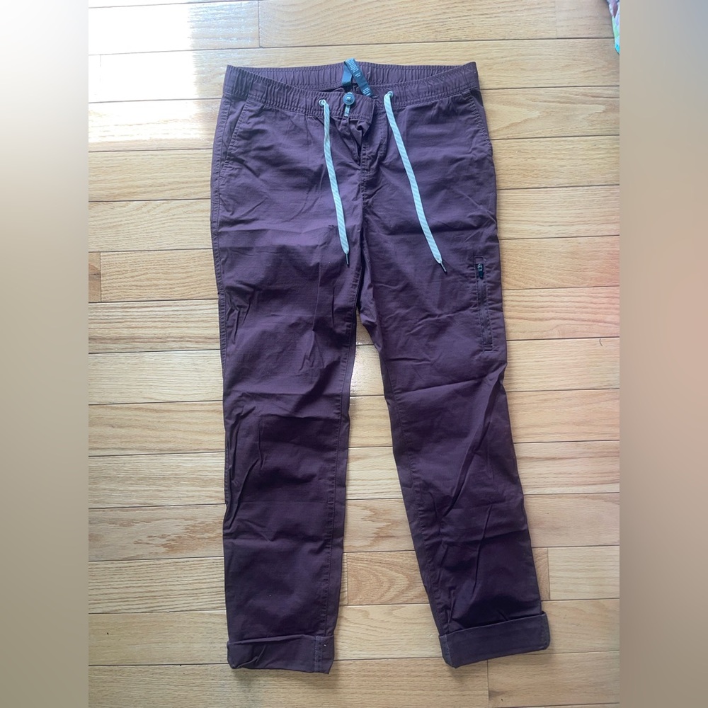 Women’s Vuori Cuffed Maroon Casual Pants
